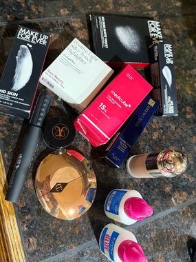 Make Up For Ever & Estee Lauder Mixed Women’s Makeup Set - Gold, Black, Pink